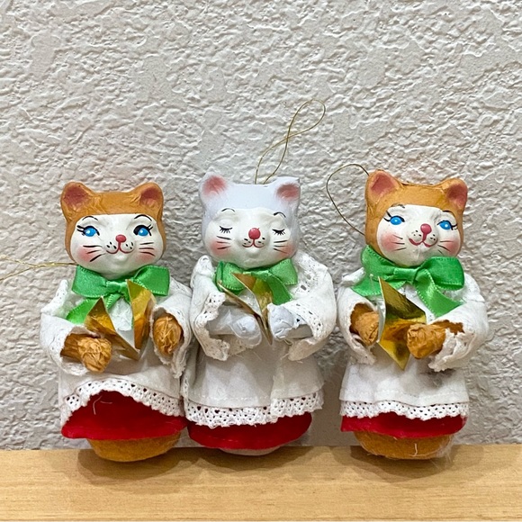 3 Vintage Anthropomorphic Cats Caroling Carolers Christmas Ornaments - Picture 6 of 8